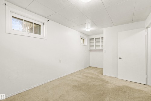 12014 58 Street Nw, Edmonton, AB - Indoor Photo Showing Other Room
