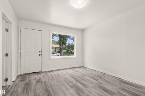12014 58 Street Nw, Edmonton, AB - Indoor Photo Showing Other Room