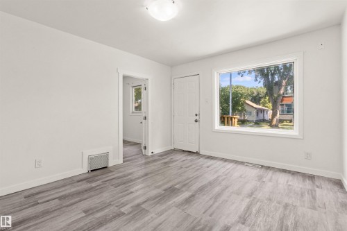 12014 58 Street Nw, Edmonton, AB - Indoor Photo Showing Other Room