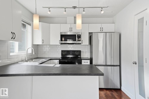 #18 13810 166 Av Nw, Edmonton, AB - Indoor Photo Showing Kitchen With Upgraded Kitchen