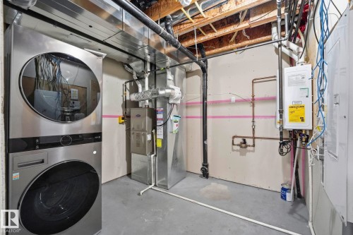 #18 13810 166 Av Nw, Edmonton, AB - Indoor Photo Showing Laundry Room