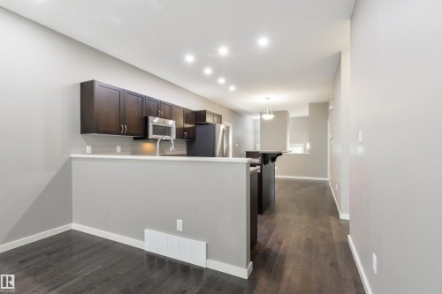 7058 Cardinal Way Sw, Edmonton, AB - Indoor