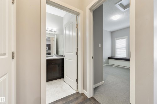 7058 Cardinal Way Sw, Edmonton, AB - Indoor Photo Showing Other Room
