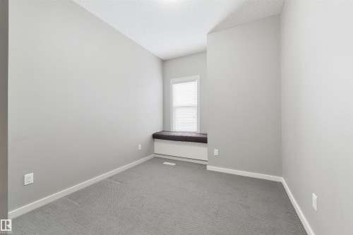 7058 Cardinal Way Sw, Edmonton, AB - Indoor Photo Showing Other Room