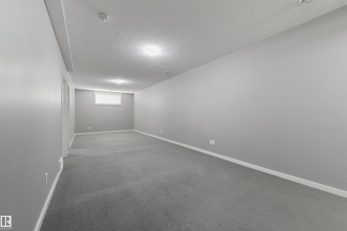 7058 Cardinal Way Sw, Edmonton, AB - Indoor Photo Showing Other Room