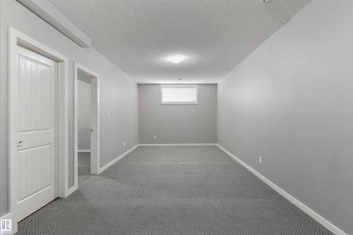 7058 Cardinal Way Sw, Edmonton, AB - Indoor Photo Showing Other Room