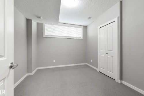 7058 Cardinal Way Sw, Edmonton, AB - Indoor Photo Showing Other Room