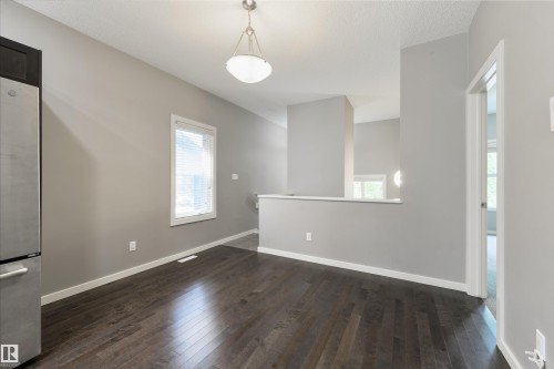 7058 Cardinal Way Sw, Edmonton, AB - Indoor Photo Showing Other Room