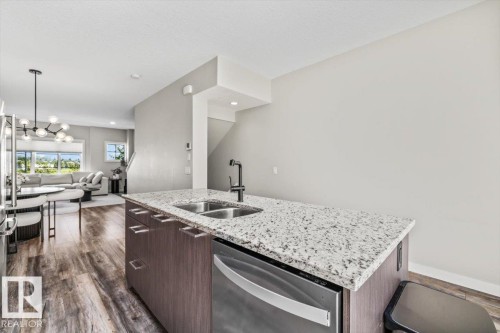 #4 1636 Kerr Rd Nw, Edmonton, AB - Indoor Photo Showing Kitchen With Double Sink With Upgraded Kitchen