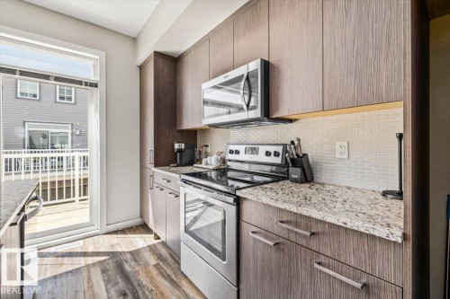#4 1636 Kerr Rd Nw, Edmonton, AB - Indoor Photo Showing Kitchen With Upgraded Kitchen