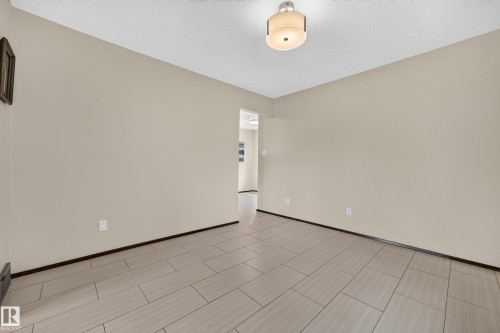 11727 27 Avenue Nw, Edmonton, AB - Indoor Photo Showing Other Room