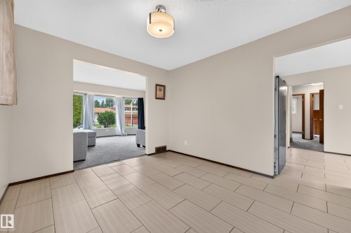 11727 27 Avenue Nw, Edmonton, AB - Indoor Photo Showing Other Room