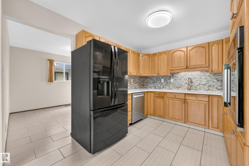 11727 27 Avenue Nw, Edmonton, AB - Indoor Photo Showing Kitchen
