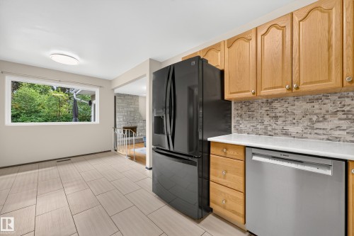 11727 27 Avenue Nw, Edmonton, AB - Indoor Photo Showing Kitchen