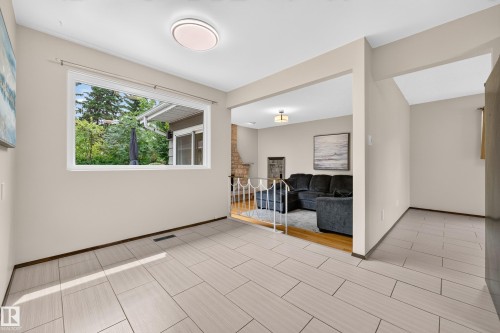 11727 27 Avenue Nw, Edmonton, AB - Indoor Photo Showing Other Room