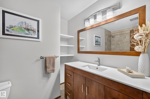 11727 27 Avenue Nw, Edmonton, AB - Indoor Photo Showing Bathroom
