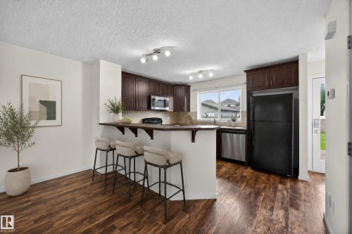 3634 12 Street Nw, Edmonton, AB - Indoor Photo Showing Kitchen