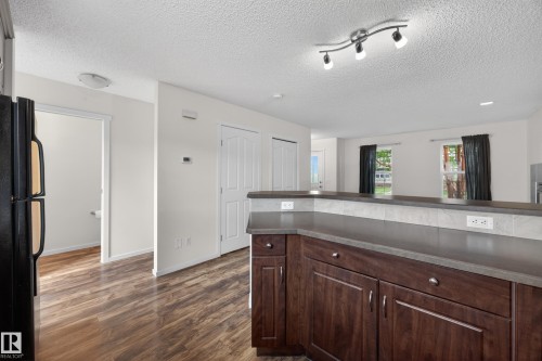 3634 12 Street Nw, Edmonton, AB - Indoor Photo Showing Kitchen