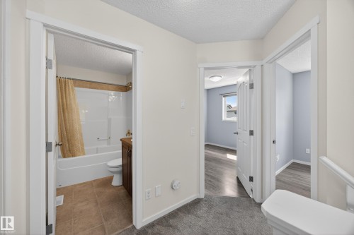 3634 12 Street Nw, Edmonton, AB - Indoor