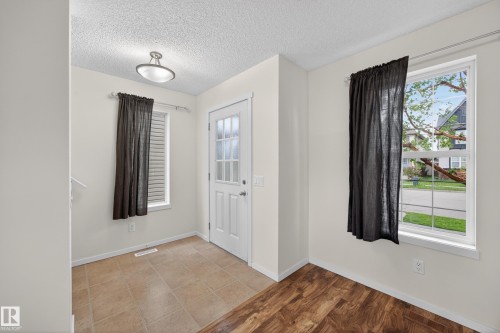 3634 12 Street Nw, Edmonton, AB - Indoor Photo Showing Other Room