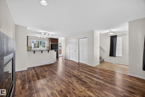 3634 12 Street Nw, Edmonton, AB - Indoor
