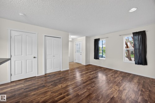 3634 12 Street Nw, Edmonton, AB - Indoor Photo Showing Other Room