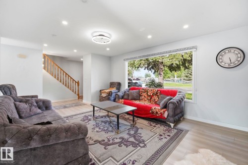 9302 165 Street Nw, Edmonton, AB - Indoor Photo Showing Living Room