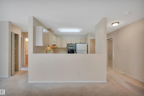 #209 65 Gervais Rd, St. Albert, AB - Indoor Photo Showing Kitchen