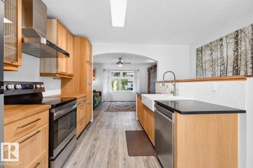 11834 59 Street Nw, Edmonton, AB - Indoor Photo Showing Kitchen With Stainless Steel Kitchen