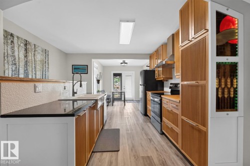 11834 59 Street Nw, Edmonton, AB - Indoor Photo Showing Kitchen