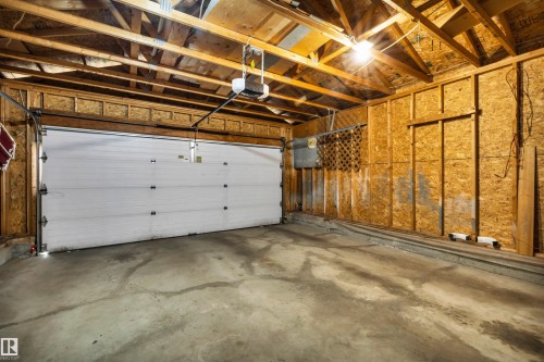 20 Highland Crescent, St. Albert, AB - Indoor Photo Showing Garage