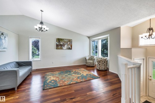 20 Highland Crescent, St. Albert, AB - Indoor Photo Showing Living Room