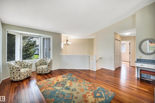 20 Highland Crescent, St. Albert, AB - Indoor Photo Showing Living Room