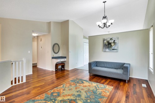 20 Highland Crescent, St. Albert, AB - Indoor Photo Showing Living Room