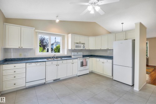 20 Highland Crescent, St. Albert, AB - Indoor Photo Showing Kitchen With Double Sink