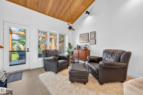 7828 119 Street Nw, Edmonton, AB - Indoor Photo Showing Living Room