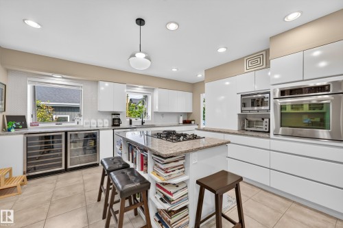7828 119 Street Nw, Edmonton, AB - Indoor Photo Showing Kitchen With Upgraded Kitchen
