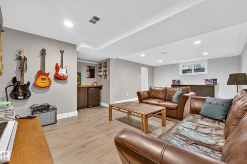 7828 119 Street Nw, Edmonton, AB - Indoor