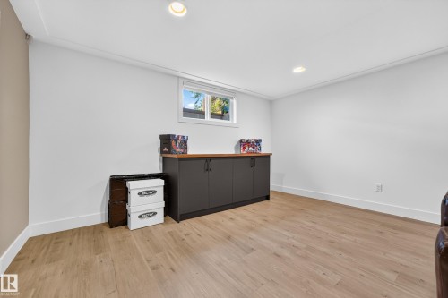 7828 119 Street Nw, Edmonton, AB - Indoor