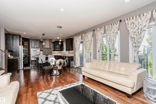 15848 13 Avenue Sw, Edmonton, AB - Indoor Photo Showing Living Room