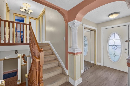 6348 34A Avenue Nw, Edmonton, AB - Indoor Photo Showing Other Room