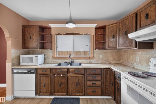 6348 34A Avenue Nw, Edmonton, AB - Indoor Photo Showing Kitchen With Double Sink