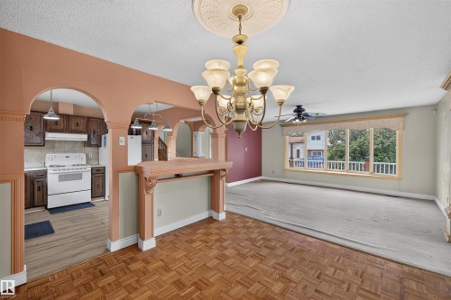 6348 34A Avenue Nw, Edmonton, AB - Indoor