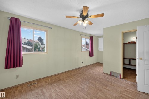 6348 34A Avenue Nw, Edmonton, AB - Indoor