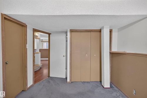 6348 34A Avenue Nw, Edmonton, AB - Indoor