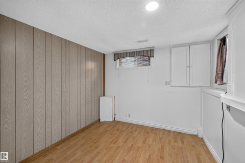 6348 34A Avenue Nw, Edmonton, AB - Indoor Photo Showing Other Room