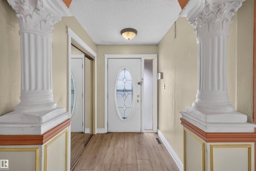 6348 34A Avenue Nw, Edmonton, AB - Indoor Photo Showing Other Room