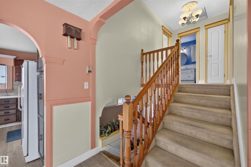 6348 34A Avenue Nw, Edmonton, AB - Indoor Photo Showing Other Room