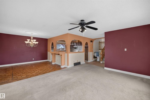 6348 34A Avenue Nw, Edmonton, AB - Indoor Photo Showing Other Room