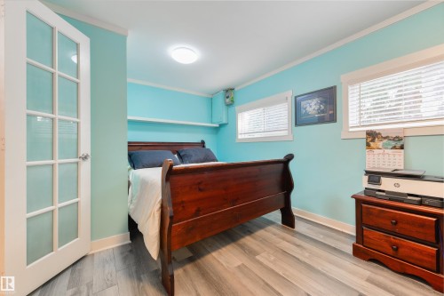 13 The Parkway Northwest, Edmonton, AB - Indoor Photo Showing Bedroom